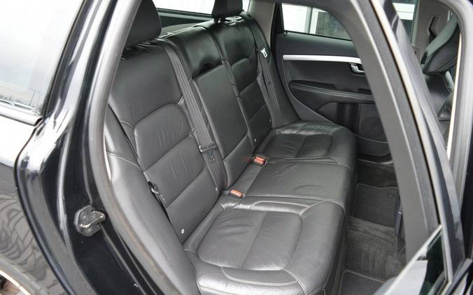 Volvo V70 cena 33900 przebieg: 170400, rok produkcji 2012 z Hrubieszów małe 742